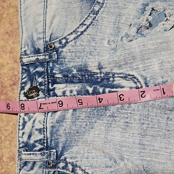 Twenty One Black | Destroyed Curvy Midrise Skinny Jeans - Picture 6 of 10